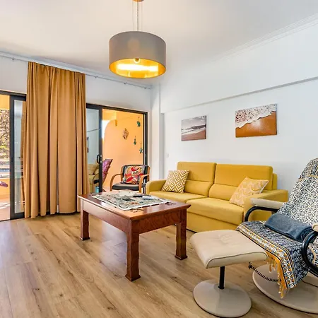 2 Bed-sleeps 4-vilamoura Beach-pool-spa-balcony * Картейра