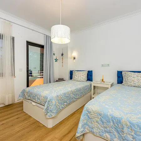 2 Bed-sleeps 4-vilamoura Beach-pool-spa-balcony Appartement Quarteira