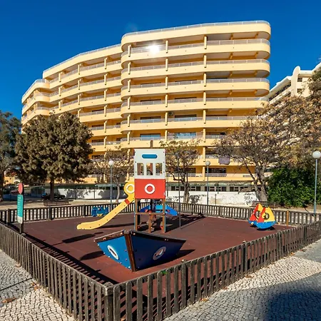 2 Bed-sleeps 4-vilamoura Beach-pool-spa-balcony Апартаменты Картейра