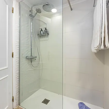 Apartament 2 Bed-sleeps 4-vilamoura Beach-pool-spa-balcony Quarteira