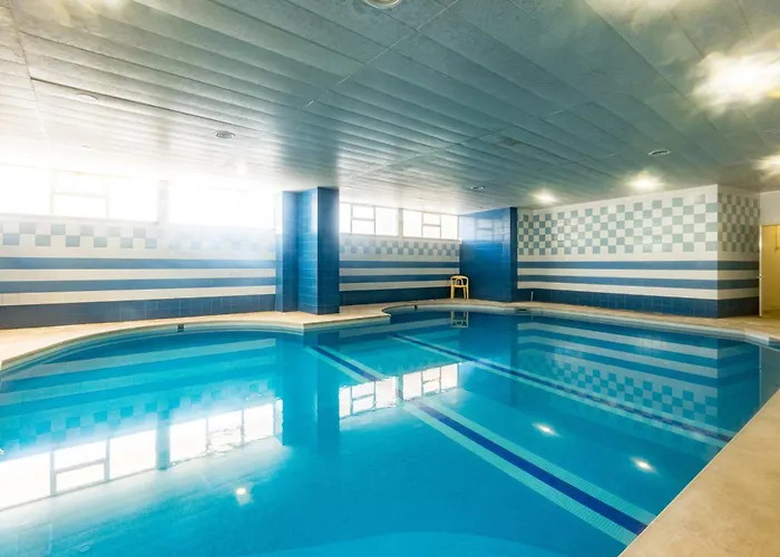 2 Bed-sleeps 4-vilamoura Beach-pool-spa-balcony Appartement Quarteira