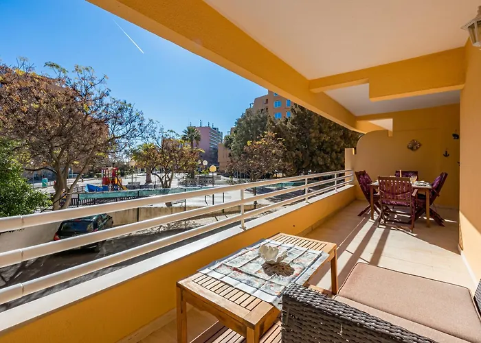 2 Bed-sleeps 4-vilamoura Beach-pool-spa-balcony Appartement