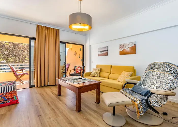 2 Bed-sleeps 4-vilamoura Beach-pool-spa-balcony * Quarteira