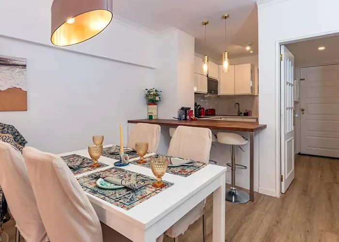 2 Bed-sleeps 4-vilamoura Beach-pool-spa-balcony Quarteira