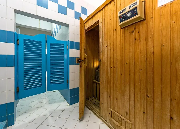 2 Bed-sleeps 4-vilamoura Beach-pool-spa-balcony Apartament