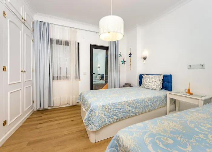 2 Bed-sleeps 4-vilamoura Beach-pool-spa-balcony Apartament *