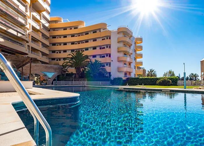 2 Bed-sleeps 4-vilamoura Beach-pool-spa-balcony * Quarteira