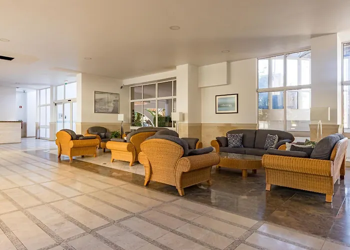 Apartament 2 Bed-sleeps 4-vilamoura Beach-pool-spa-balcony *