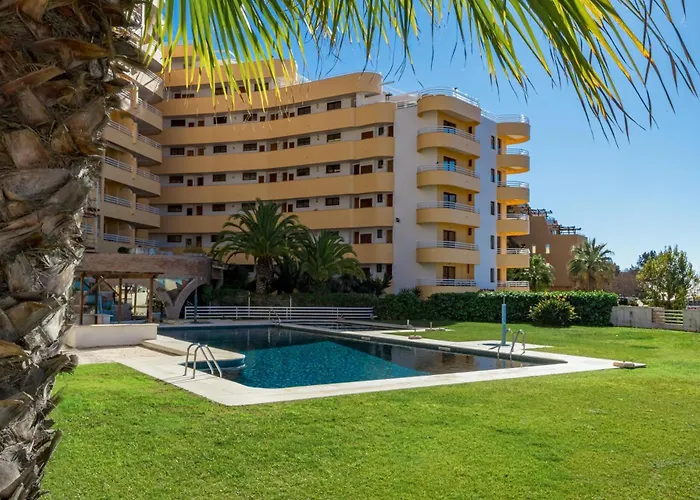 2 Bed-sleeps 4-vilamoura Beach-pool-spa-balcony
