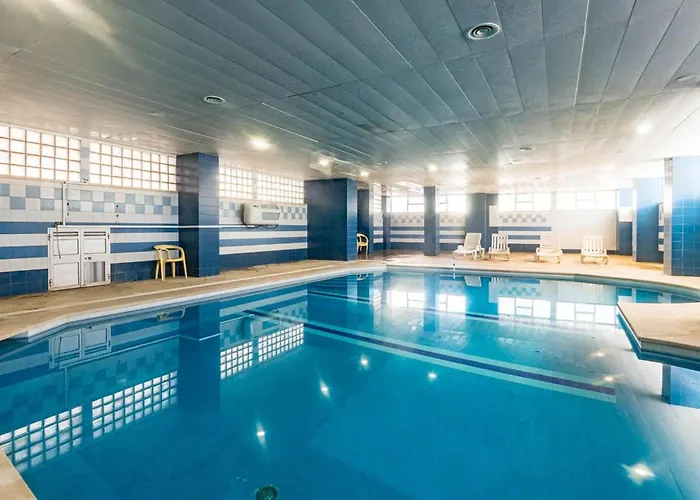 2 Bed-sleeps 4-vilamoura Beach-pool-spa-balcony * Quarteira