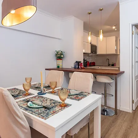 2 Bed-sleeps 4-vilamoura Beach-pool-spa-balcony Quarteira