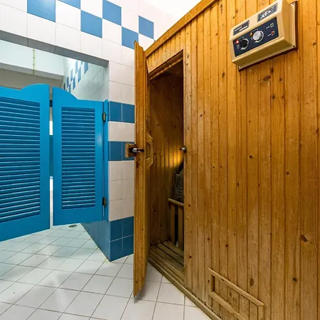 2 Bed-sleeps 4-vilamoura Beach-pool-spa-balcony Apartment