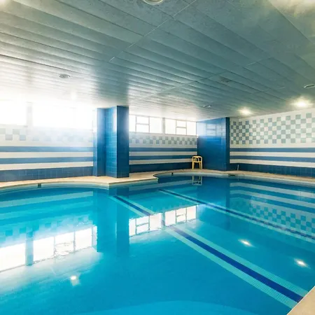 2 Bed-sleeps 4-vilamoura Beach-pool-spa-balcony Apartment Quarteira